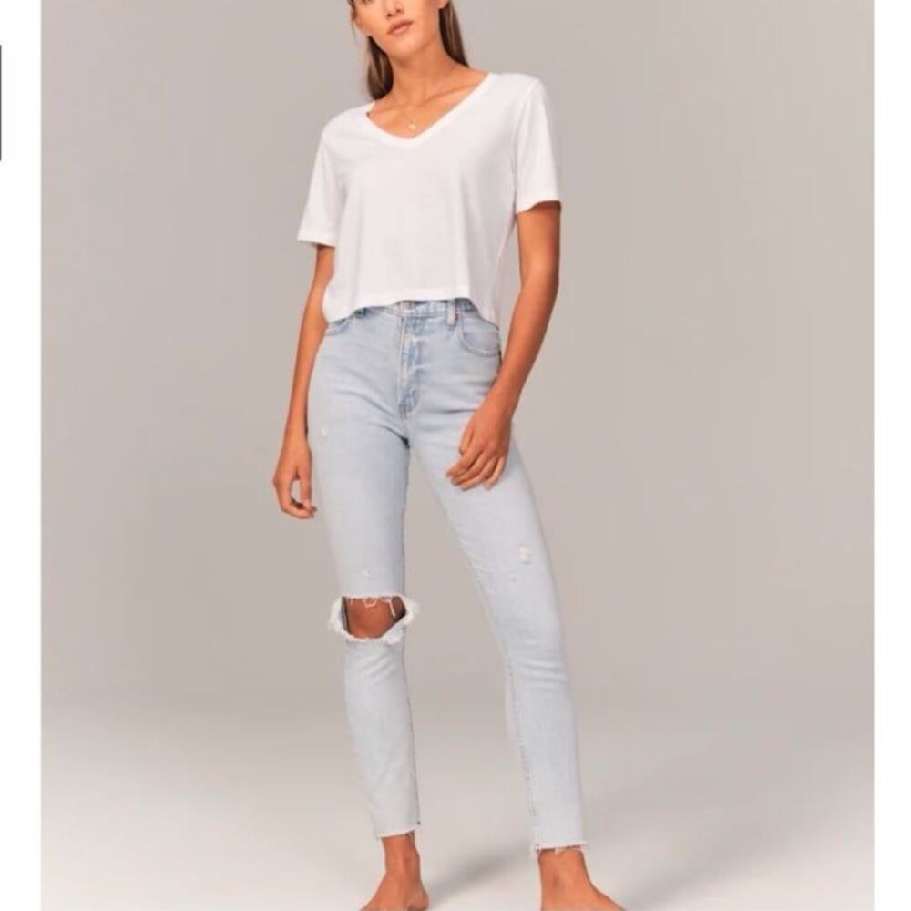 Abercrombie & Fitch The Skinny High Rise Distressed Light Wash Jeans Size 4S